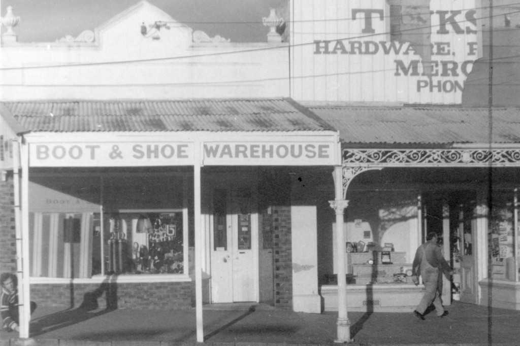 Berryman's Bootshop, 1895