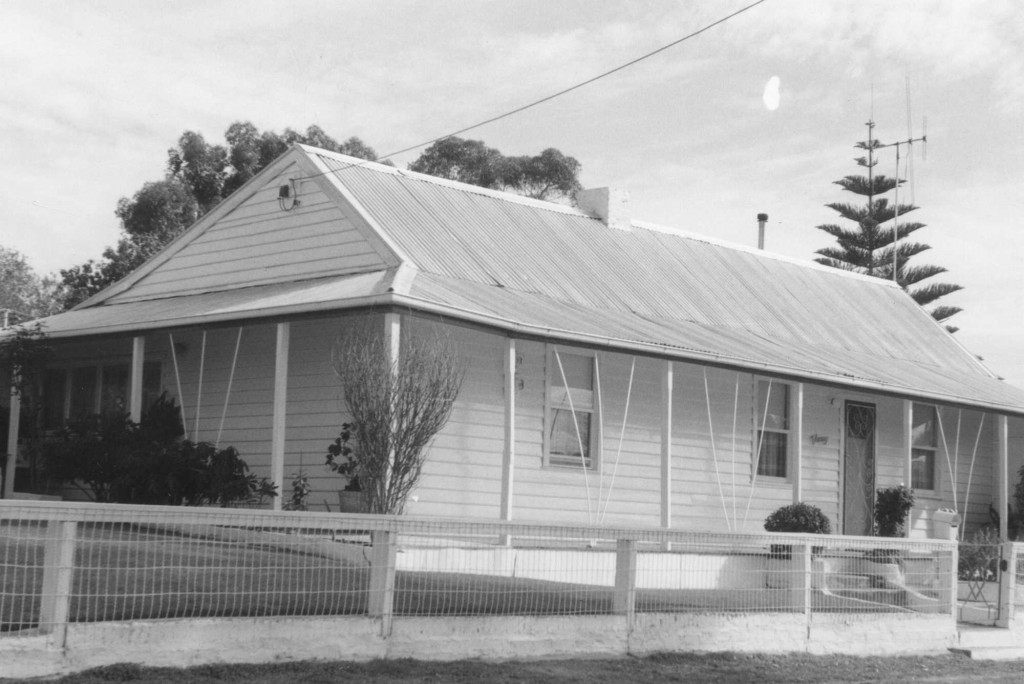 Cottages on Reef & Harker